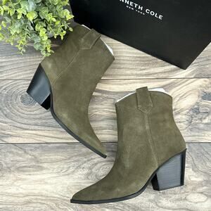 NIB Kenneth Cole New York Kara 8.5M Western Pointed Toe Suede Ankle Boots Khaki